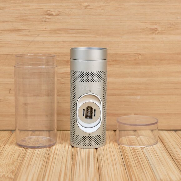 Apple iSight Firewire Camera A1023, with Travel Case, No Wire No Cable - Picture 2 of 7